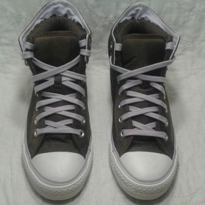 CONVERSE hi top new size 7 women's men's 5